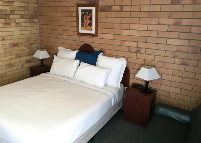 The Phoenix Artesian Spa Resort and Accommodation