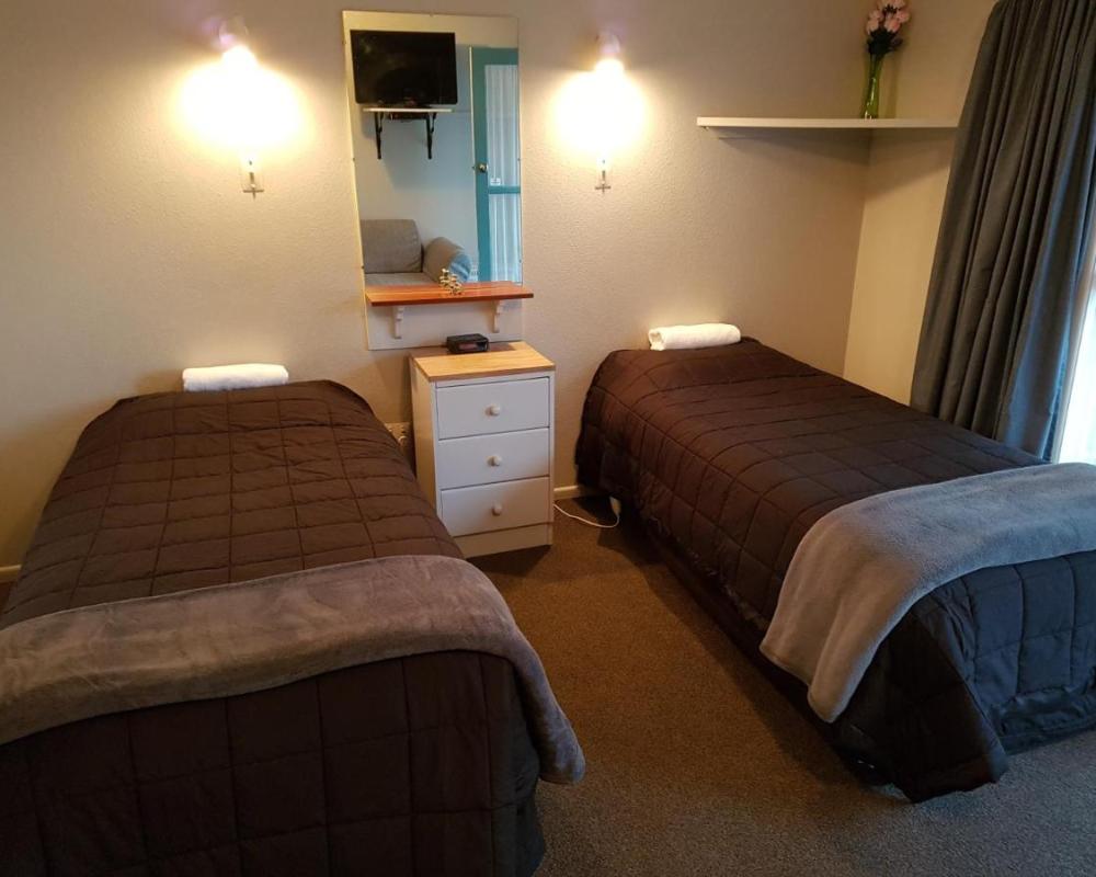 Camberley Court Motel