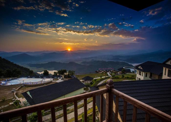 Rupakot Resort