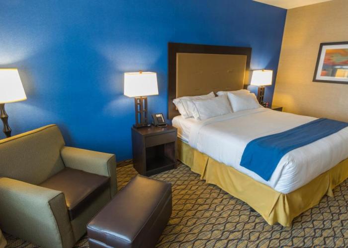 Holiday Inn Express Thunder Bay, an IHG Hotel