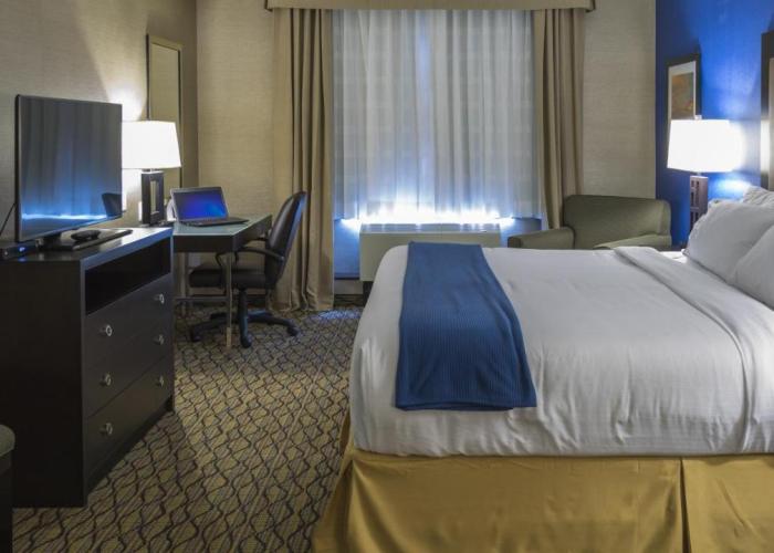 Holiday Inn Express Thunder Bay, an IHG Hotel