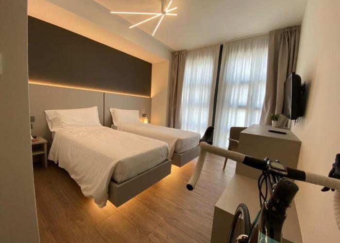 Fly Bike Hotel