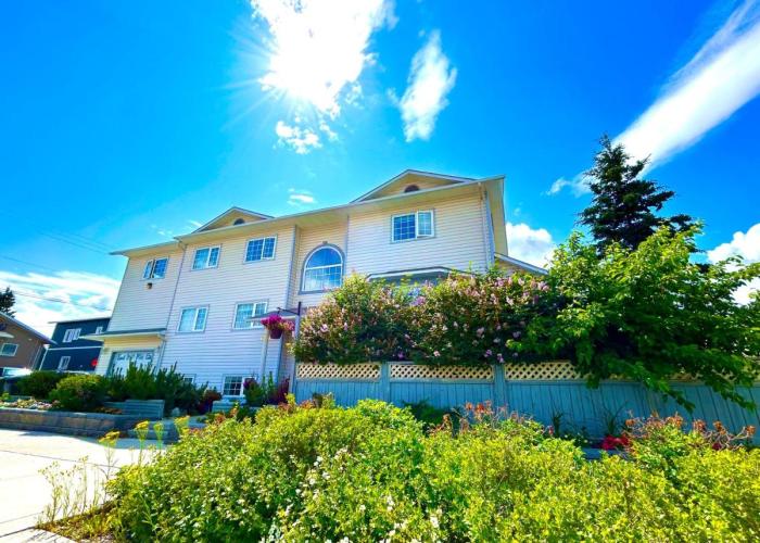 Midnight Sun Inn