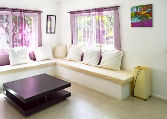 4 bedrooms villa with private pool enclosed garden and wifi at Mahebourg 1 km away from the beach