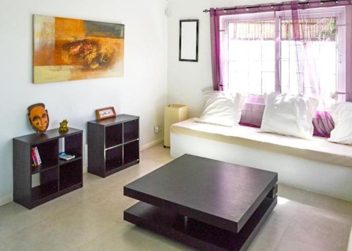 4 bedrooms villa with private pool enclosed garden and wifi at Mahebourg 1 km away from the beach