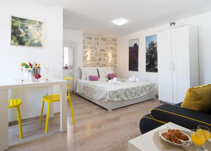 Guest House Babina - Apartments King & Queen