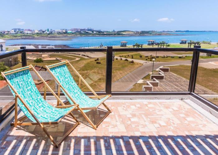 Malibu OceanView Homestay