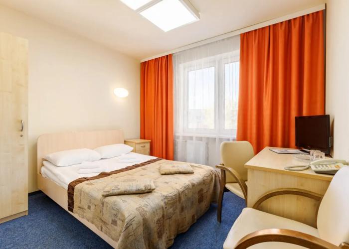 Hotel East Time