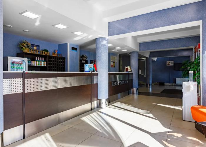 Hotel East Time