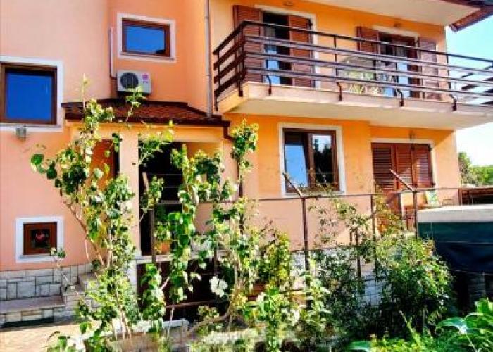 Apt Mirella Apartment