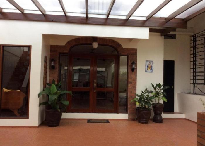Casa Roces
