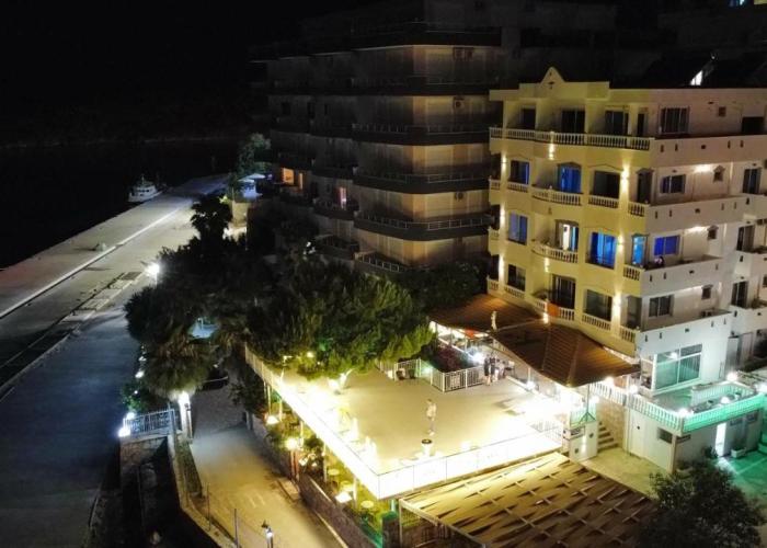Kalemi's Beachside Hotel