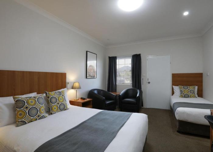 Cadman Motor Inn and Apartments