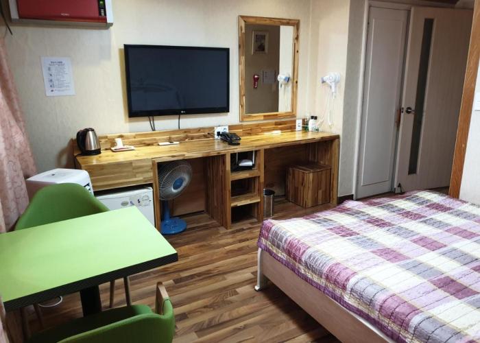 Green and Blue Hotel