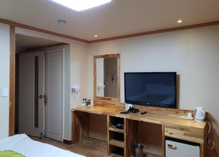 Green and Blue Hotel