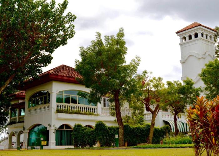 Luisita Central Park Hotel