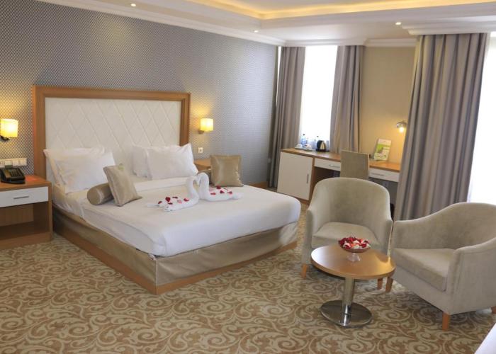 Momona Hotel