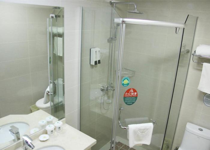 GreenTree Inn Jiangsu Zhenjiang Gaotie Wanda Square Express Hotel
