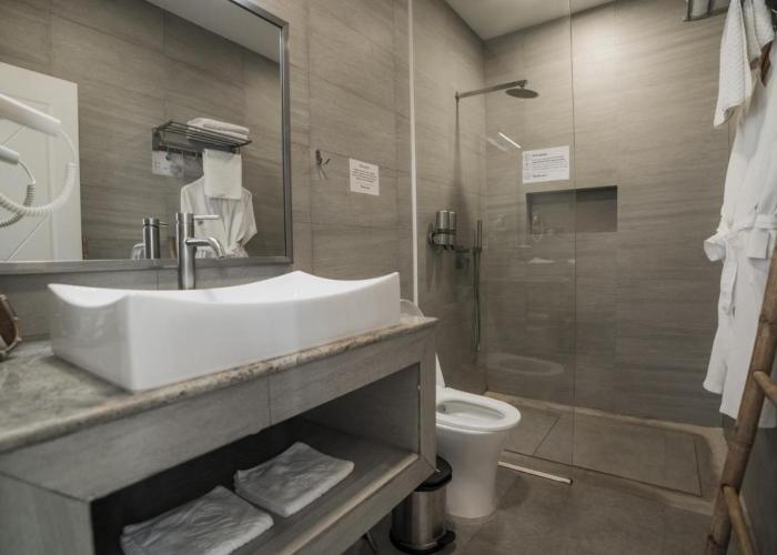 White Boutique Hotel and Residences