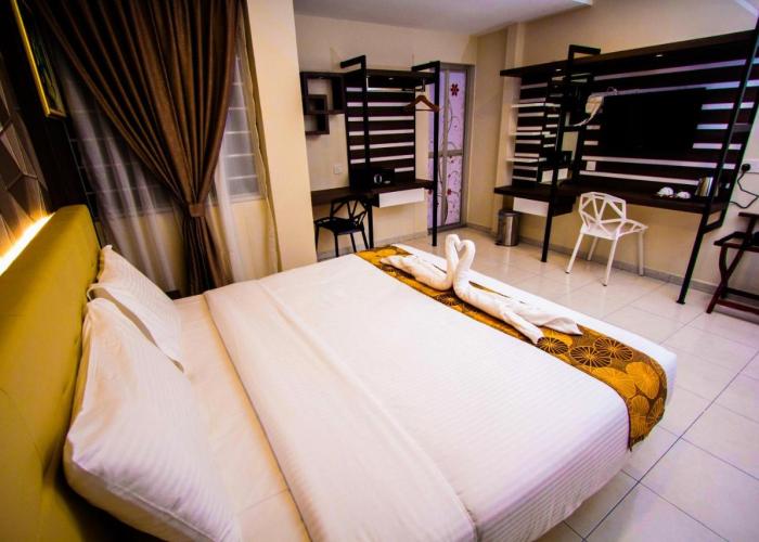 Louis Hotel