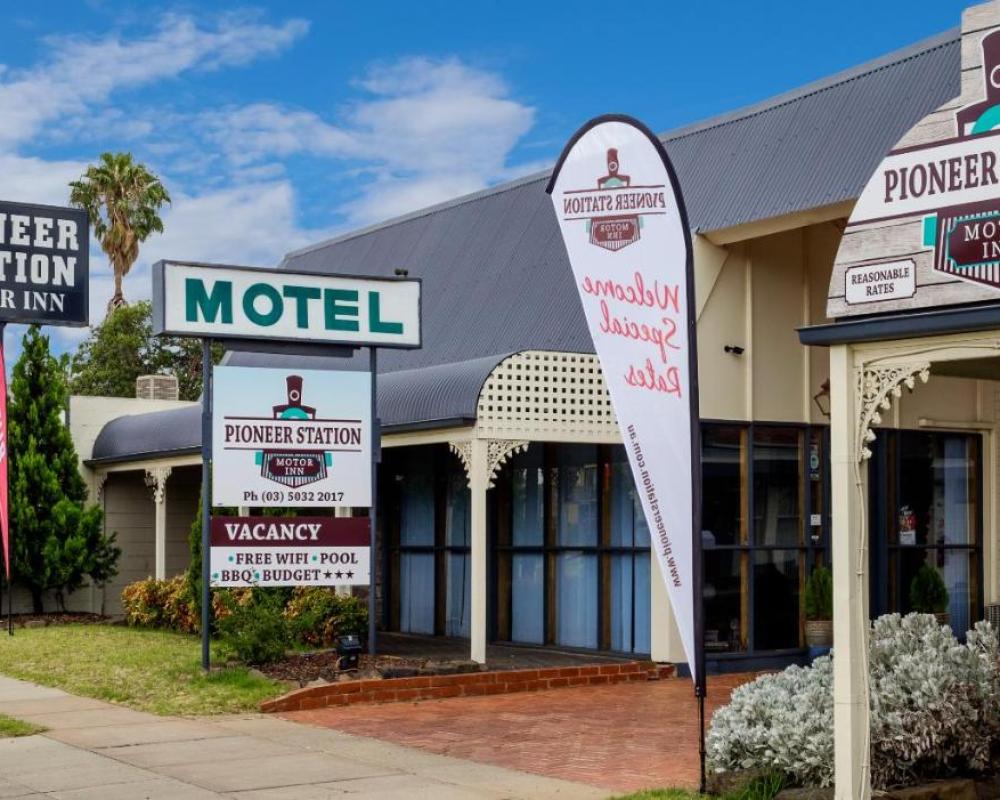 Pioneer Station Motor Inn