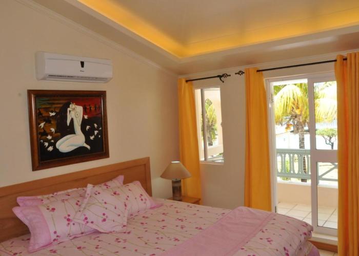 Villas Right ON the Beach Belle Mare