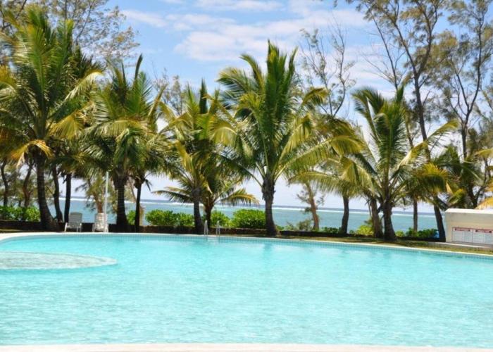 Villas Right ON the Beach Belle Mare