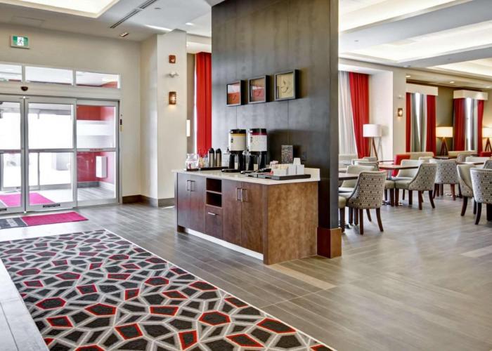 Hampton Inn & Suites - Medicine Hat