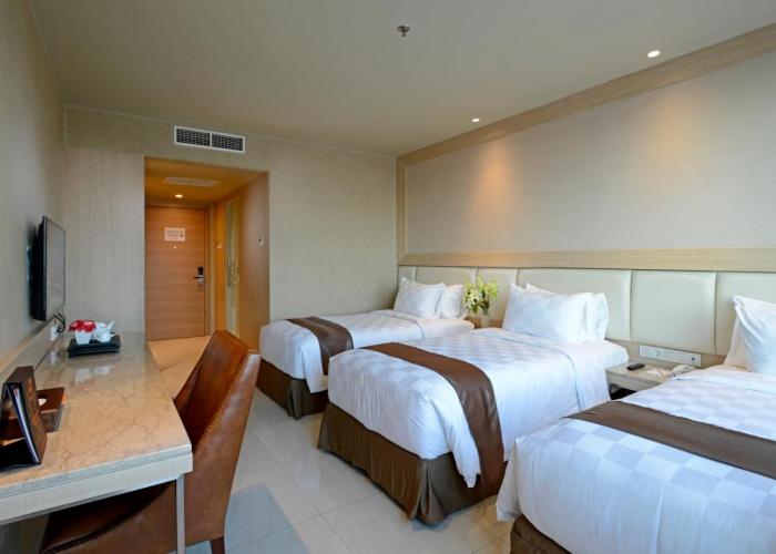 Aria Centra Surabaya