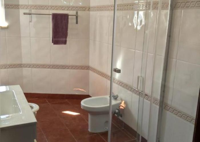 Spacious Central 2 Bedroom Apartment