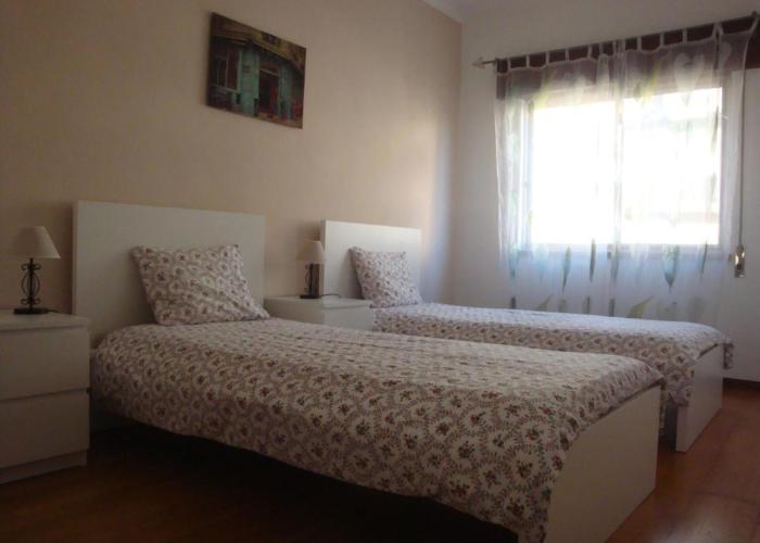 Spacious Central 2 Bedroom Apartment