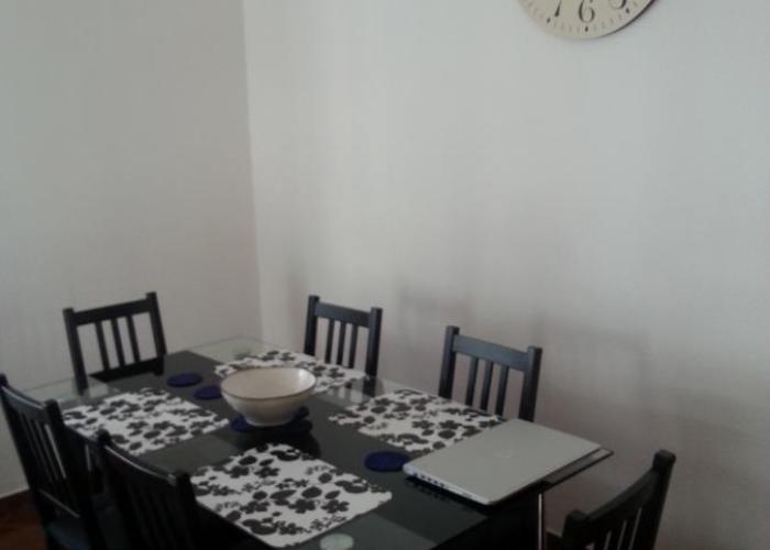Spacious Central 2 Bedroom Apartment
