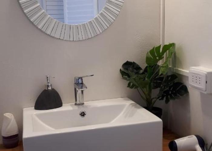 Chez Hiva (Town & Beach) Hostal - SERNATUR: 34383