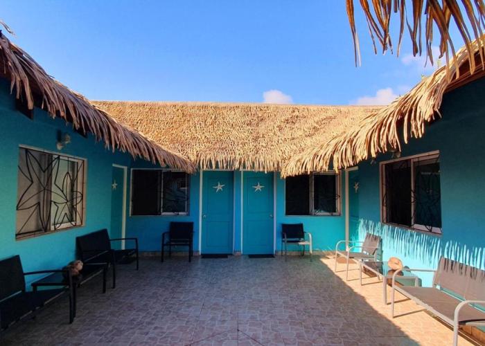 Chez Hiva (Town & Beach) Hostal - SERNATUR: 34383