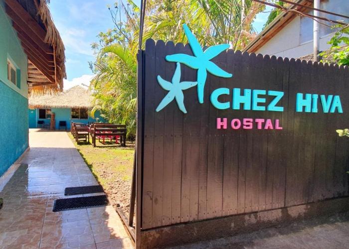 Chez Hiva (Town & Beach) Hostal - SERNATUR: 34383