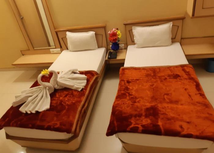 Hotel Jay International