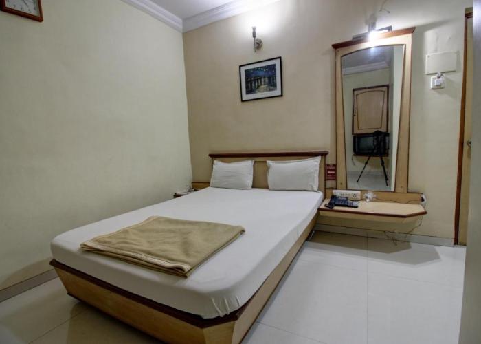Hotel Jay International