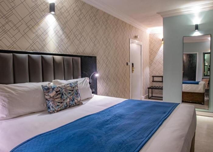 New Ambassador Hotel