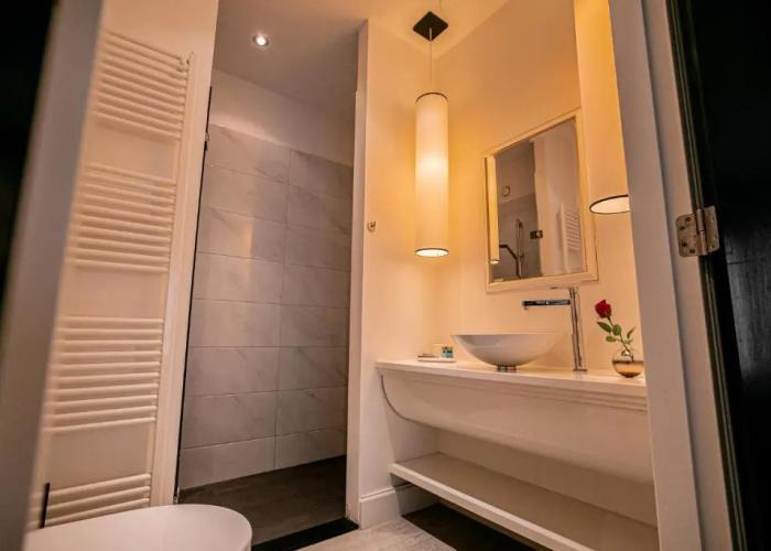 Le Theatre Hotel