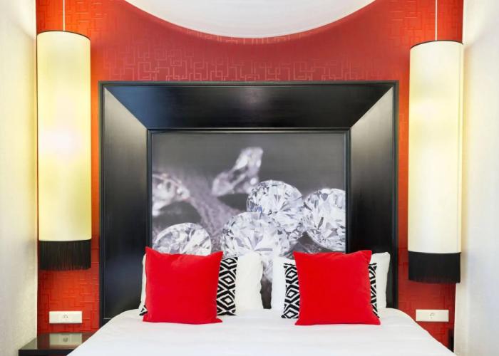 Le Theatre Hotel