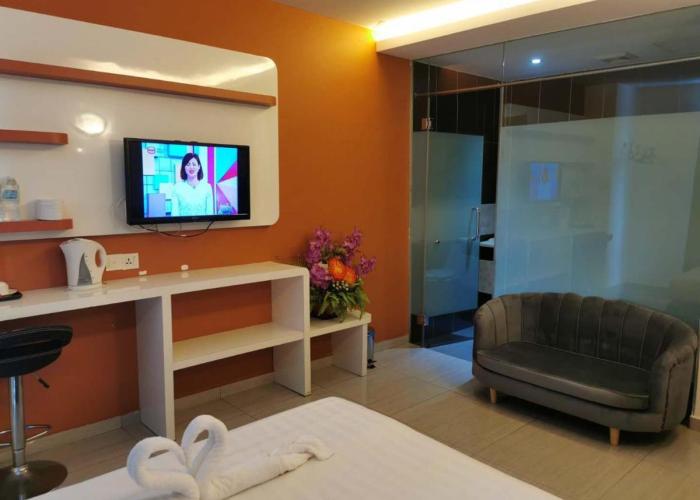 Dolphin Hotel