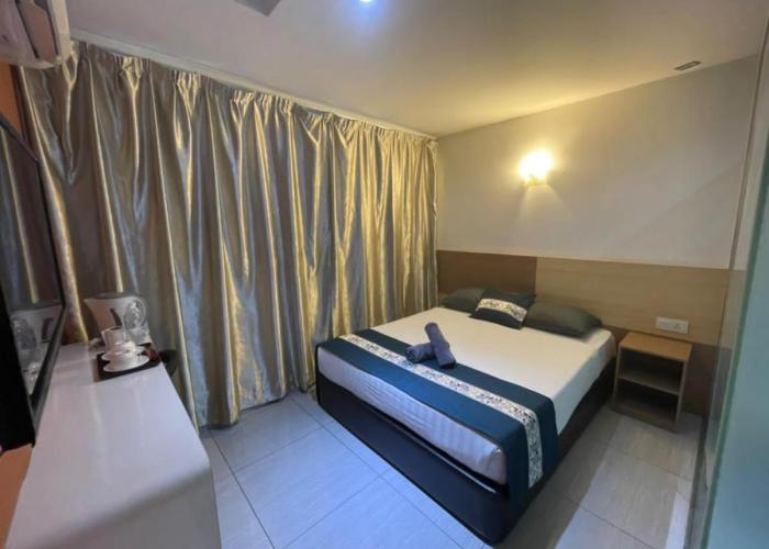Dolphin Hotel