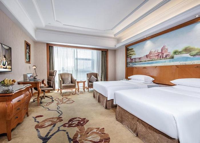 Vienna International Hotel Xinyang Yangshan New District
