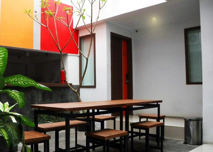 Front One Inn Sidoarjo
