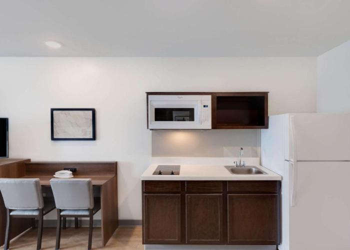 WoodSpring Suites Bakersfield