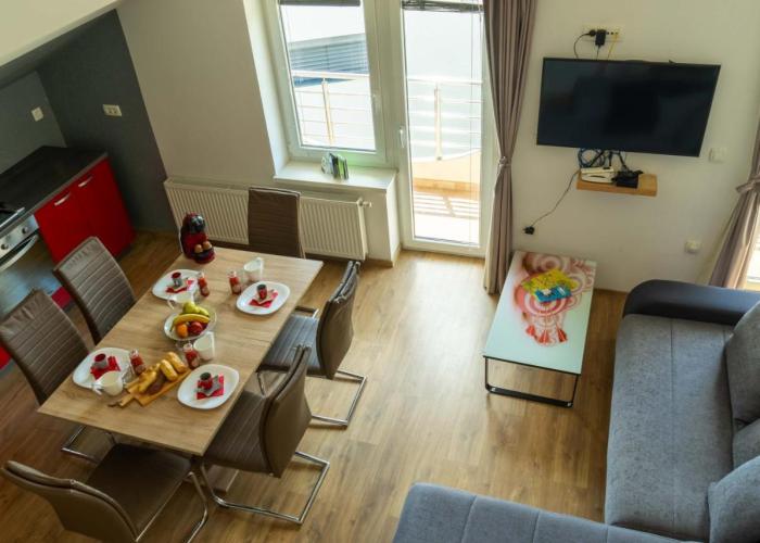 Apartments Ema