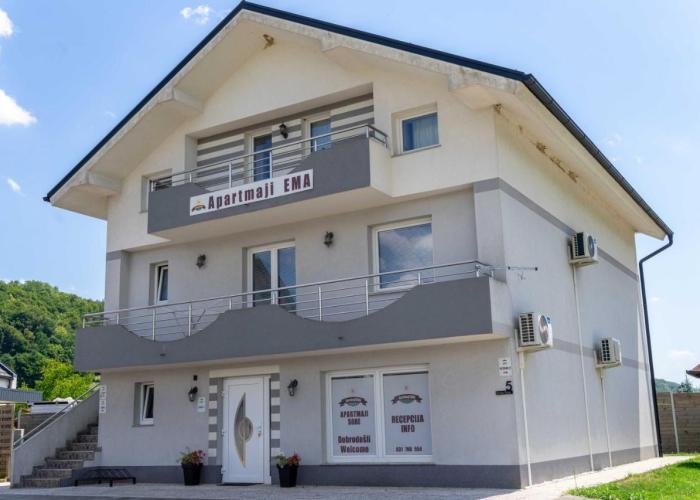Apartments Ema
