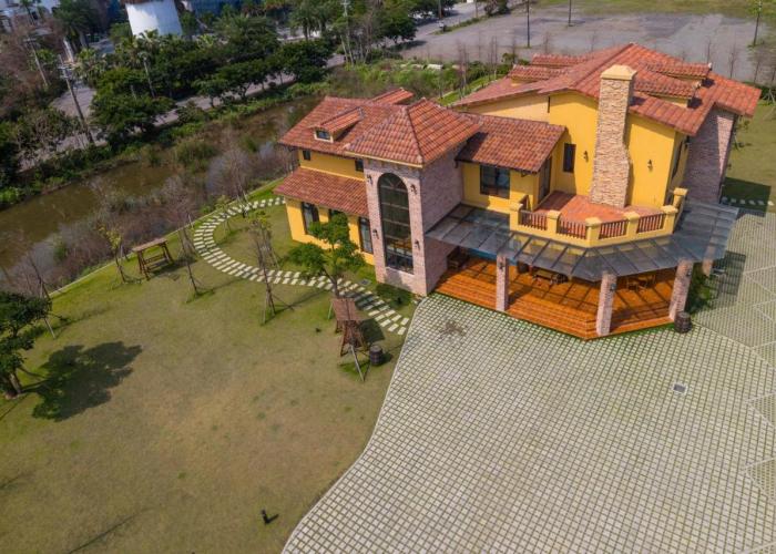 Homestays Charmole