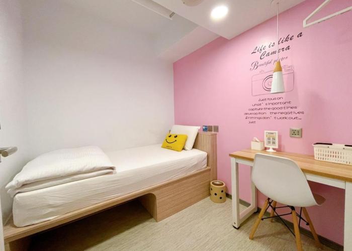 Flyinn Hostel