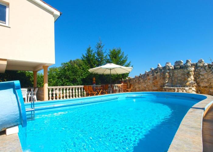 Apartments Vrcevan 811